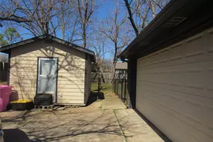 720 Blanton Dr, Sherman, TX 75092 - Photo 8