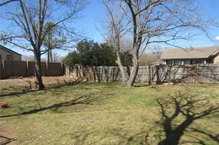 720 Blanton Dr, Sherman, TX 75092 - Photo 4