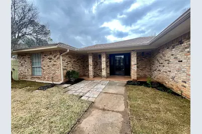 13 Pebblebeach Court, Pantego, TX 76013 - Photo 2