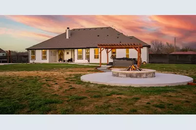 111 Bluegrass Trail, Springtown, TX 76082 - Photo 32