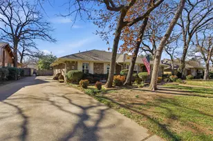 1908 Cleburn Dr, Arlington, TX 76012 - Photo 28