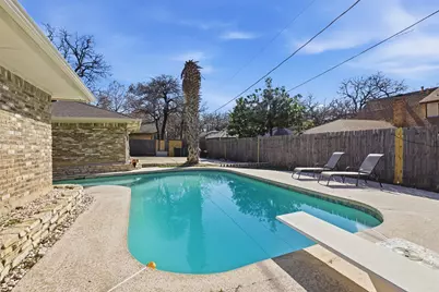 1908 Cleburn Drive, Arlington, TX 76012 - Photo 10