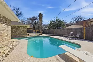 1908 Cleburn Dr, Arlington, TX 76012 - Photo 10