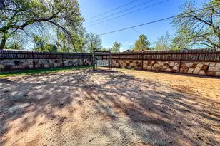 1001 S E 3rd St, Knox City, TX 79529 - Photo 32