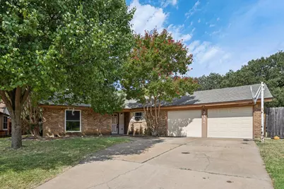 2417 Meadow Court, Bedford, TX 76021 - Photo 2