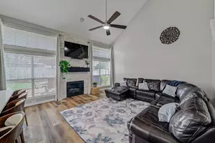 1801 Kris St, Mansfield, TX 76063 - Photo 4