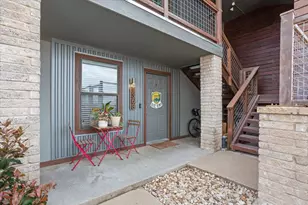 1368 S 12th St, Waco, TX 76706 - Photo 2