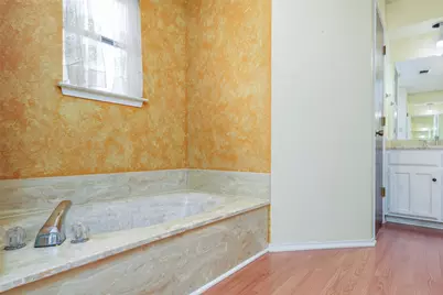 549 Greenwood Circle, Hurst, TX 76053 - Photo 20