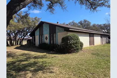 1301 Cliff Drive, Graham, TX 76450 - Photo 2