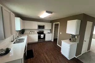 8301 Redheart St, Arlington, TX 76002 - Photo 8