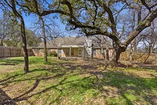 1201 E Apache Trail, Granbury, TX 76048 - Photo 24