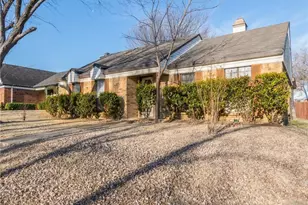 2121 Country Oaks Dr, Garland, TX 75040 - Photo 2