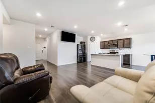 841 Glover Dr, Aubrey, TX 76227 - Photo 10