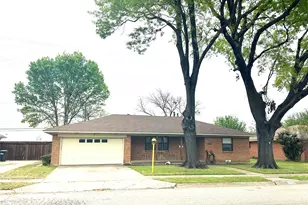 1410 Wysong Dr, McKinney, TX 75069 - Photo 2