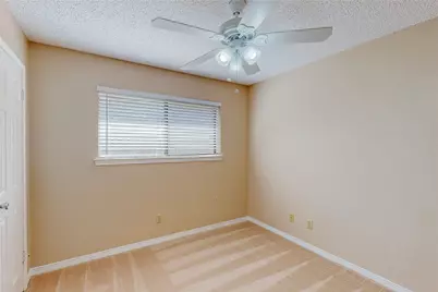 1912 N Irving Heights Drive, Irving, TX 75061 - Photo 28