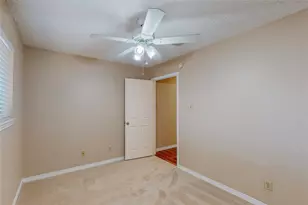 1912 N Irving Heights Dr, Irving, TX 75061 - Photo 26