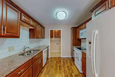 1912 N Irving Heights Drive, Irving, TX 75061 - Photo 16