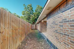 1912 N Irving Heights Dr, Irving, TX 75061 - Photo 38