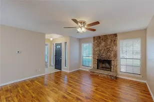 1912 N Irving Heights Dr, Irving, TX 75061 - Photo 6