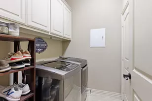 2115 N Hill Dr, Irving, TX 75038 - Photo 38