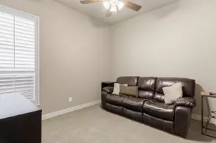 2115 N Hill Dr, Irving, TX 75038 - Photo 34