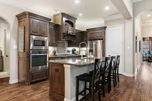 2115 N Hill Dr, Irving, TX 75038 - Photo 10