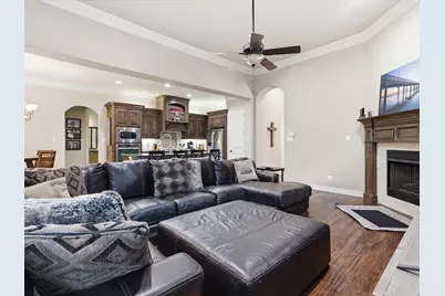 2115 N Hill Drive, Irving, TX 75038 - Photo 10