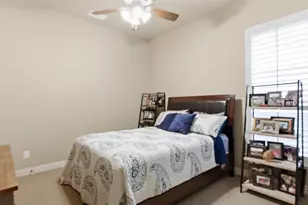 2115 N Hill Dr, Irving, TX 75038 - Photo 32