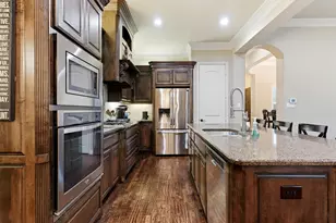 2115 N Hill Dr, Irving, TX 75038 - Photo 8