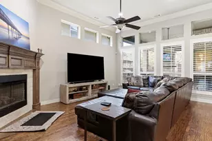 2115 N Hill Dr, Irving, TX 75038 - Photo 8