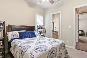 2115 N Hill Dr, Irving, TX 75038 - Photo 38
