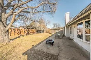 8417 Main St, North Richland Hills, TX 76182 - Photo 32