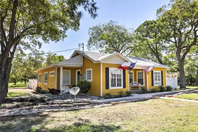 809 E Highway Street, Fredericksburg, TX 78624 - Photo 1