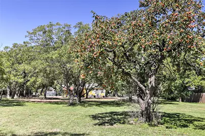 809 E Highway Street, Fredericksburg, TX 78624 - Photo 30