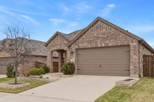 1829 Coronet Ave, Aubrey, TX 76227 - Photo 2