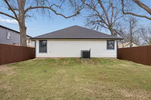 3702 Spring Ave, Dallas, TX 75210 - Photo 26