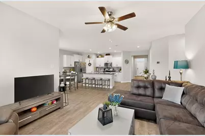 1601 Omaha Drive, Granbury, TX 76049 - Photo 4