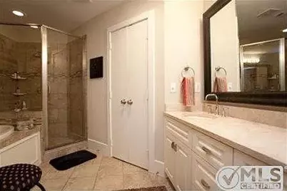 2606 Shelby Avenue #303, Dallas, TX 75219 - Photo 26