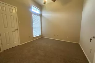 813 Irene St, Burleson, TX 76028 - Photo 20