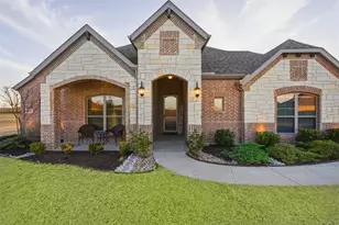 421 Evening Fire Dr, Waxahachie, TX 75167 - Photo 4