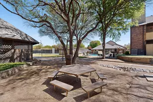 2106 Rainbow Dr, Arlington, TX 76011 - Photo 36