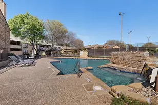 2106 Rainbow Dr, Arlington, TX 76011 - Photo 2