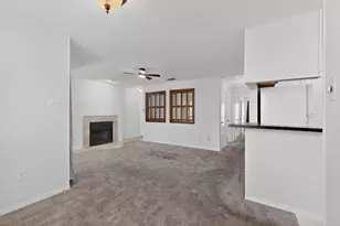 2106 Rainbow Dr, Arlington, TX 76011 - Photo 4