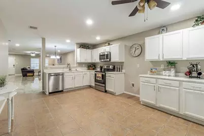 2912 Santa Sabina, Grand Prairie, TX 75052 - Photo 4