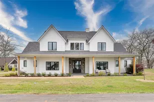 653 Enchanted Isles Dr, Mabank, TX 75156 - Photo 1