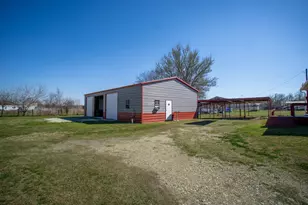 108 S Ave C, Wortham, TX 76693 - Photo 26