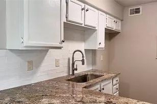 1614 Pecan Chase Cir, Arlington, TX 76012 - Photo 1