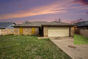 2808 Southpark Ln, Fort Worth, TX 76133 - Photo 1