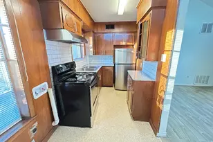 409 Royal St, Athens, TX 75751 - Photo 6