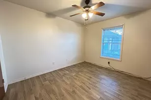 409 Royal St, Athens, TX 75751 - Photo 8